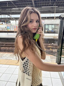 クリム(qulim) ミルクティーベージュ&ブラウン顔周りデザイン