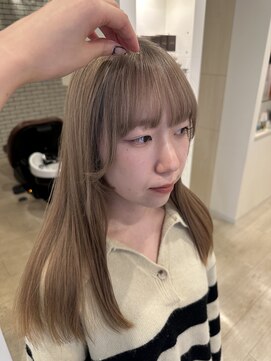 アドラーブル はなみずき店(adorable) 【ブリーチカラー】【くすみベージュ】【透明感