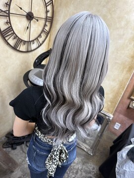 ユニーク(UniQ) エクステ×ローライト