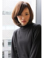 ３０代・４０代に人気ひし形シルエットのミディアムスタイル