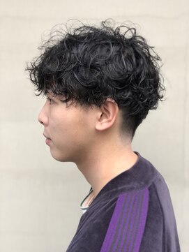ヘアー アイス ルーチェ(HAIR ICI LUCE) スパイラルパーマ 黒髪マッシュ 刈り上げ 2ブロック ストリート