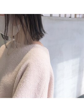 リリ(Riri) ブロンドインナーカラー