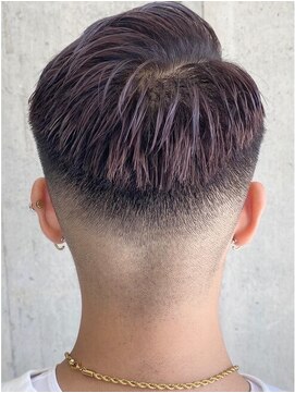 ロンドガルマン 名古屋(Lond GULLMAN) 刈り上げベリショフェードスタイル