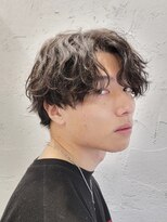 フィフス 原宿(fifth)&nbsp;波巻きスパイラルパーマセンターパートウルフツーブロック