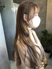 グレーベージュの柔らかロング/横浜髪質改善