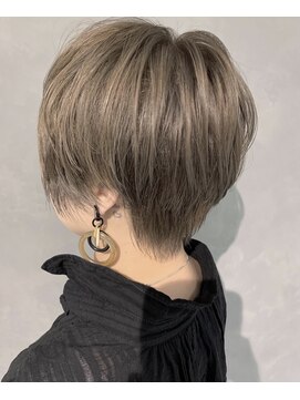 ヘアー ミッション 心斎橋店(hair Mission) スタイリッシュグレージュベリーショート