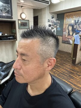 コダマ 大泉学園店(KODAMA) グレイヘアにソフトモヒカン◎モヒカン強め◎理容室/大泉学園