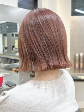 ラック 表参道(LUCK) ピンクベージュの切りっぱなしボブ