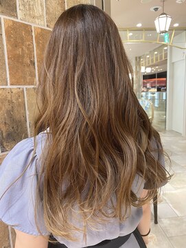 ピークアブー アヴェダ アトレ恵比寿(PEEK-A-BOO AVEDA) グラデーションカラーロングレイヤーアッシュベージュ30代40代