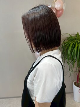 ウールバイレガーレ(uul by Legare/a) グレージュ切りっぱなしボブ前髪ありミニボブミルクティベージュ