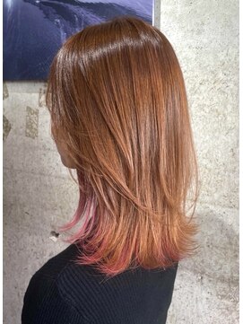 アブルトゥーヘアー(able to hair) ミディアムレイヤー/オレンジベージュのインナーカラー