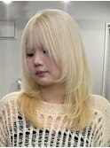 ブロンド[新宿駅/黒髪カタログ/小顔に見せるヘアー]