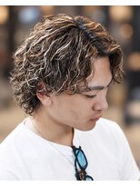 OWN Men's salon【オウン】 ツイストスパイラルセンターパート×ハイライト