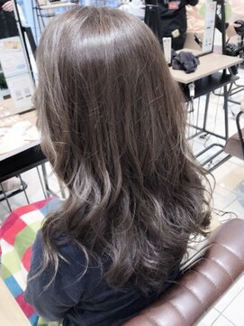 クアトログランシュ 水戸店(QUATRO×GranCieux) 【QUATRO】透明感のあるシルキーグレージュ