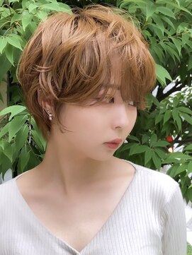 ビュー フクオカ(VIEW FUKUOKA) 美髪にオトナかわいいホワイトグレージュネビージュショートボブ