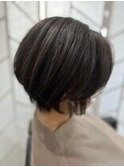 白髪ぼかしアッシュブラックミントアッシュ×小顔ショートボブ