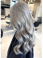 リア 布施店(Lia)&nbsp;シルバーカラー