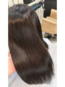 ニーゼロゼロナナ(2007) 髪質改善カラー