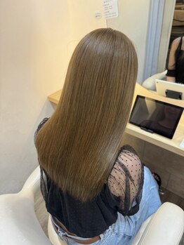 アコレ ミリュー 南草津店(ACCOLE milieu)の写真/【南草津】暗くなりすぎない明るめな白髪染めで自然な仕上がりに。ツヤ感グレイカラーで上品な色味を実現◎