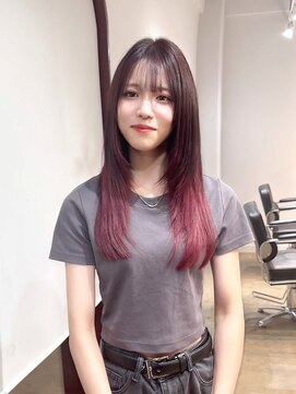 ジゼラ(GISELA) レイヤーカット デザインカラー ピンク