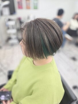 インナーグリーン on グレイカラー