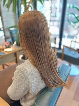 ルッカランス 王子店(Lucca Lance) 2月 ブリーチなし ハイトーンカラー くすみベージュ