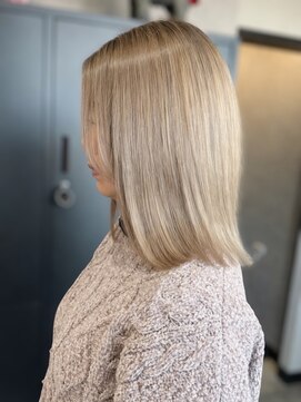 コタ 水戸(COHTA) レイヤーカットミルクティーベージュブリーチなしダブルカラー