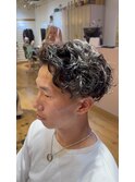 かきあげアップバング×強めパーマ