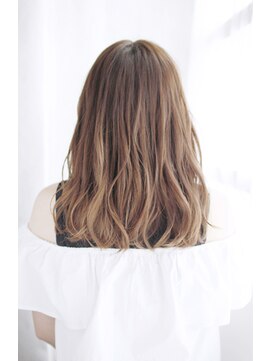 シュシュット(chouchoute) 斜めバングデザインカラーシルキーベージュグレージュカラー/174