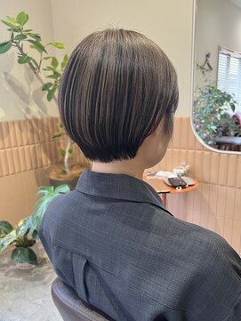 リン(Lin) コントラストカラー/ショート