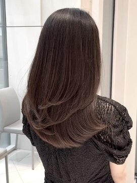 ザックギンザ(ZACC ginza) ツヤ感ブラウン/ワンカールで仕上がるレイヤーカット