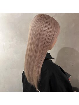 エイト 福岡天神店(EIGHT fukuoka) ホワイトピンクベージュ