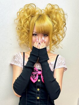 ヘアセットアップス(UP's) バランス良く芸術的でド派手なプロの技『盛り盛りツインテール』