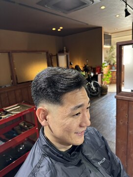 カットスペース キャロル(CUT SPACE CAROL) スキンフェード