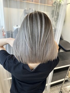 カラ ヘアーサロン(Kala Hair Salon) ハイライトバレイヤージュダブルカラーケアブリーチ20代30代