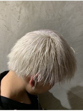 モモ(MOMO) ホワイトブロンド