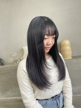 シアン(cyan) 毛先デザインが可愛いロングレイヤー