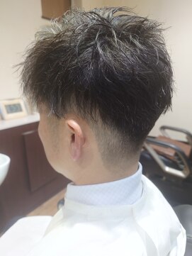 ヘアースタジオ モモ(Hair studio MoMo) ツーブロック×ツイストパーマ