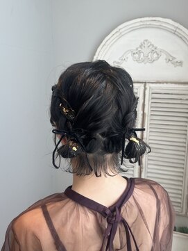 ザザ 高田馬場(ZA/ZA) 短めボブの華やか編み込みツイン