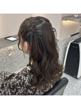 アリエス 八重洲店(Aries) 編み込みハーフツイン