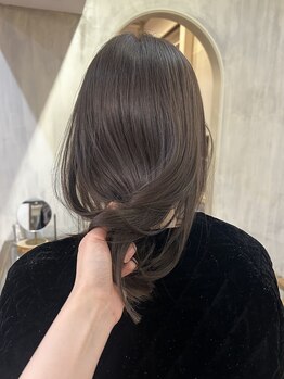 ロン(ron)の写真/絶妙なカラーバランスで透明感を出します。ナチュラルだけど気分が上がるカラーを実現!艶と透明感を叶える