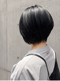 大人の暗髪ツヤショート