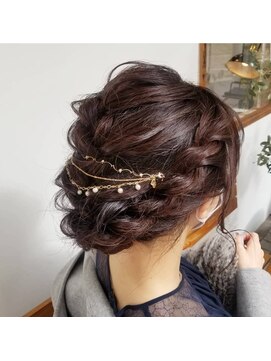 カウチ(Kauti) ゆる編み込みアップ