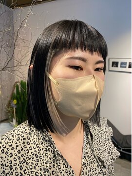 オンザ(ONTHE) 『クロ×シロ　ぱつっとボブ』