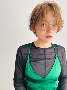 エイミー(Aimee) Aimee 町田　エアリーカールショート×キャラメルベージュ