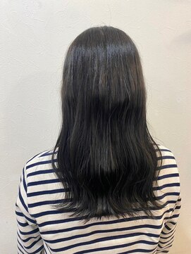 リリー LILY ヘアー メイク HAIR アンド & MAKE 大人可愛いセミロング×スモーキーアッシュ20代30代髪型