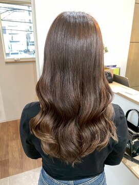 ビビバイベル(BiVi by BHEL) 桑名ロングレイヤーカットハッシュカット透明感カラー重めロング