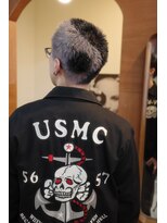 エディ(Edy)&nbsp;刈り上げバズカットケアブリーチダブルカラーデザインカラー坊主