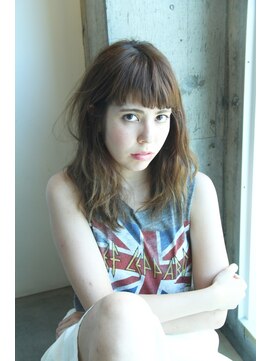 ヘアーズ ギュゼルバヤン(hair’s Guzel Bayan) 無造作セミロングスタイル