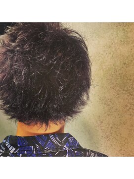 ヘアサロンM 新宿 隠れパープルブラック　【担当　齋藤】